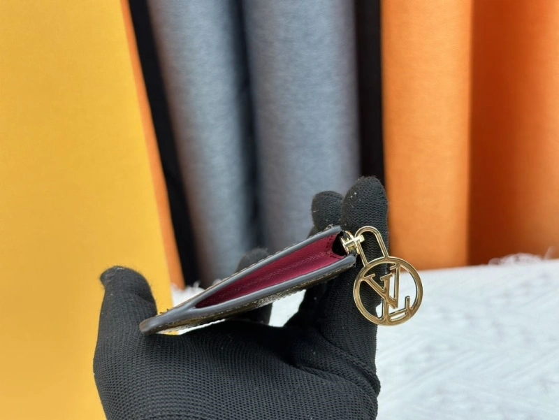 LV Wallets 4233H-1523