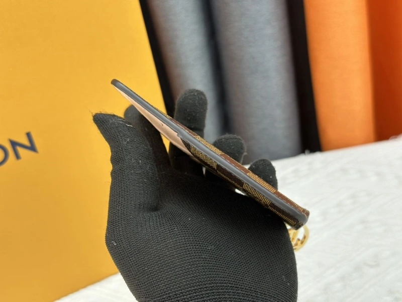 LV Wallets 4233H-1524