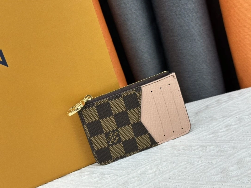 LV Wallets 4233H-1524