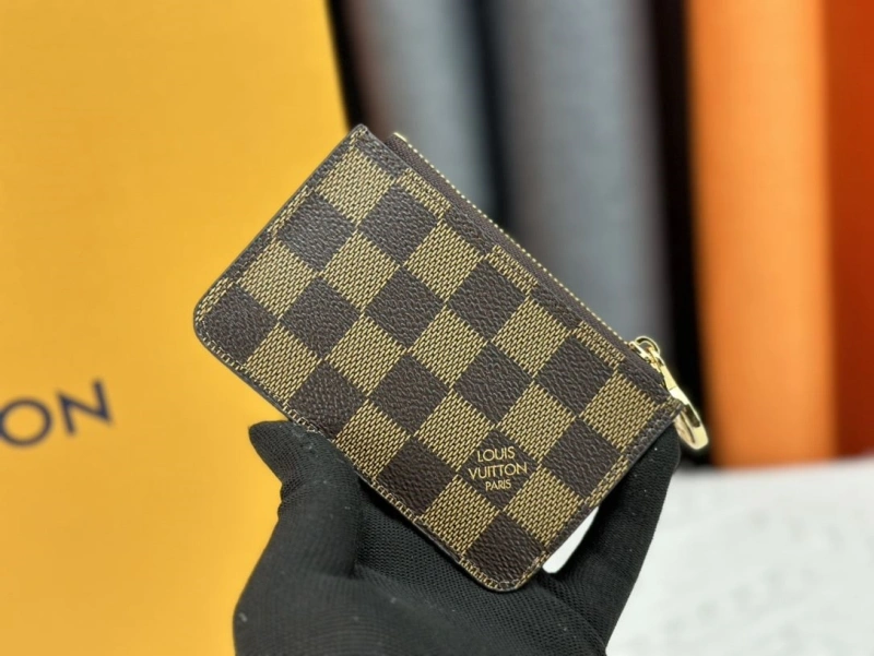 LV Wallets 4233H-1526
