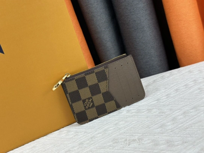 LV Wallets 4233H-1526