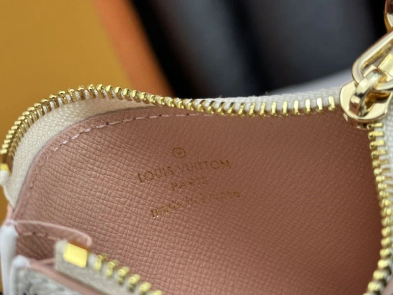 LV Wallets 4233H-1527