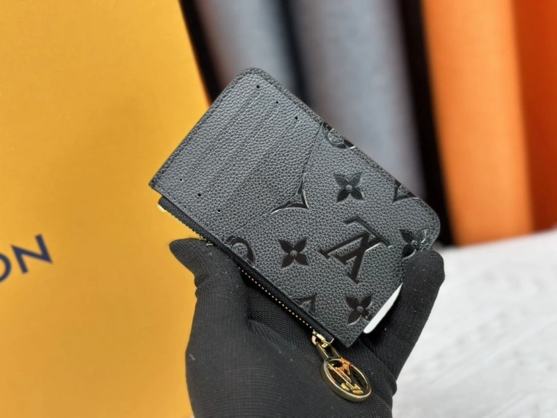 LV Wallets 4233H-1528