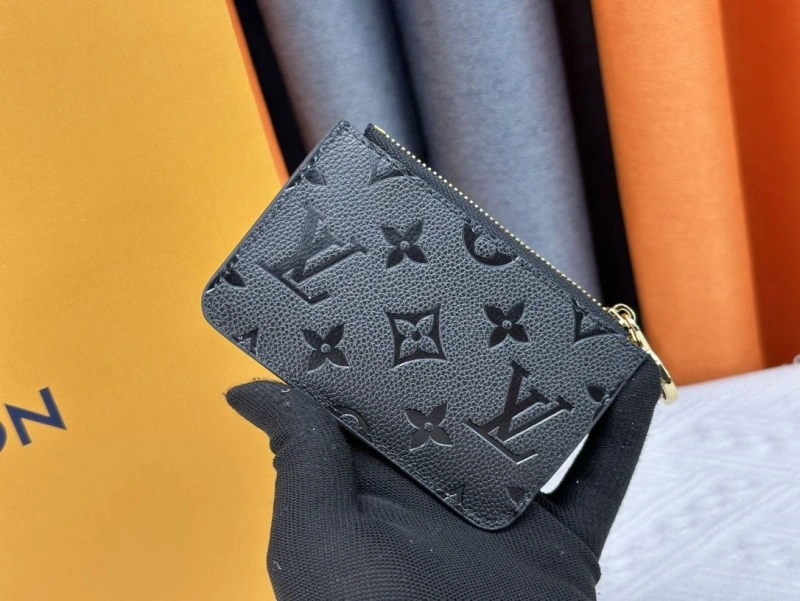 LV Wallets 4233H-1528