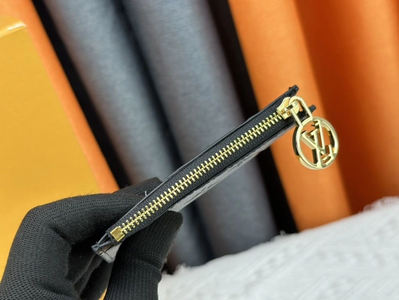 LV Wallets 4233H-1528