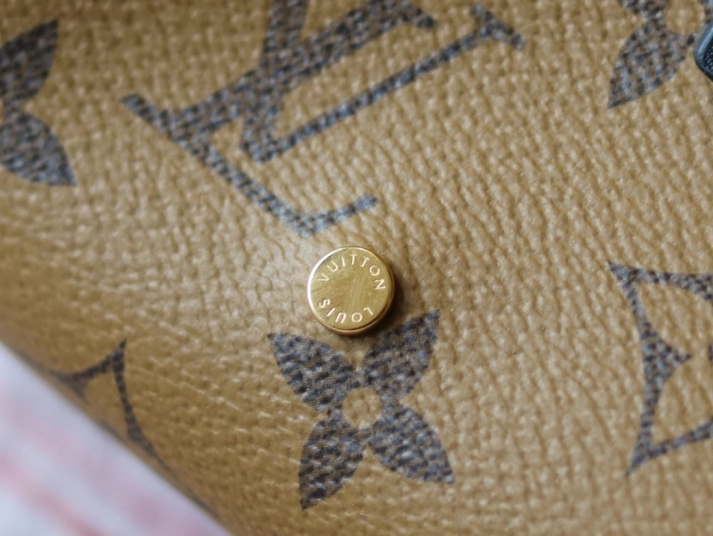 LV Shopping Bags 4233H-1556