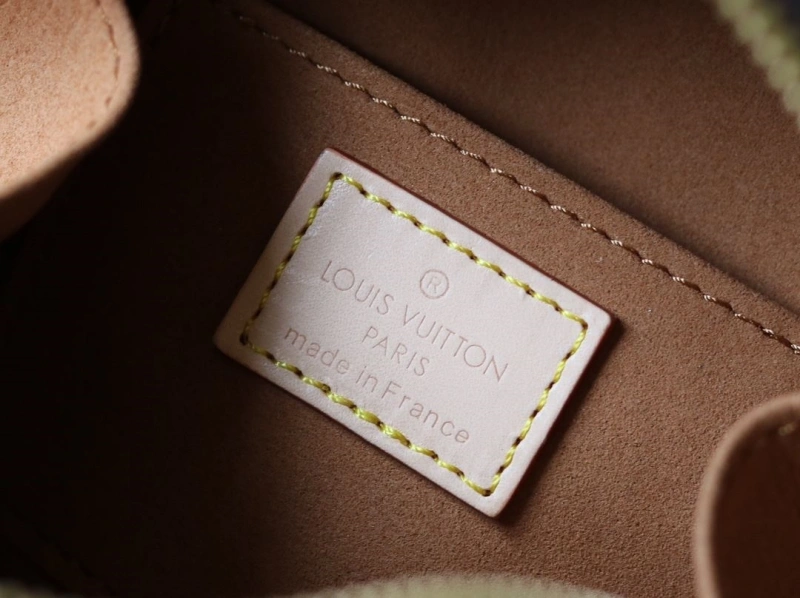 LV Cosmetic Bags 4233H-1612