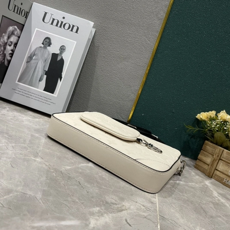 LV Satchel bags 4233H-1862