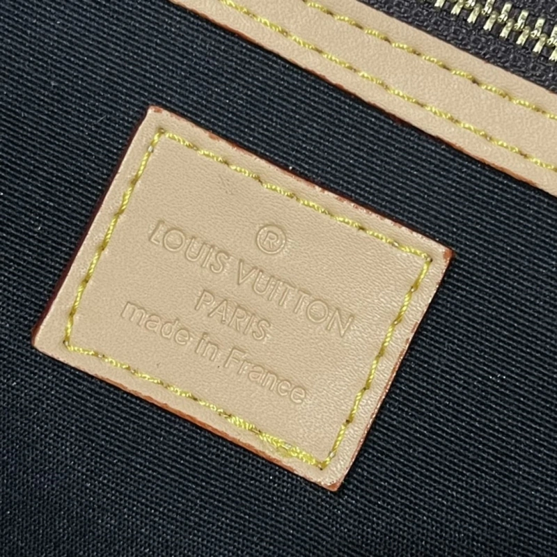 LV Travel Bags 4233H-1911