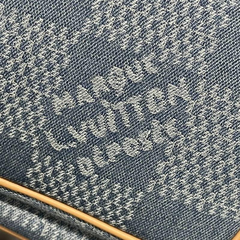 LV Backpacks 4233H-2027