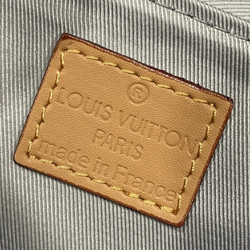 LV Backpacks 4233H-2027