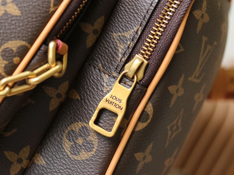 LV Backpacks 4233H-2368