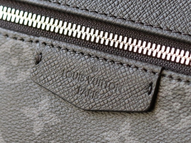 LV Backpacks 4233H-2467