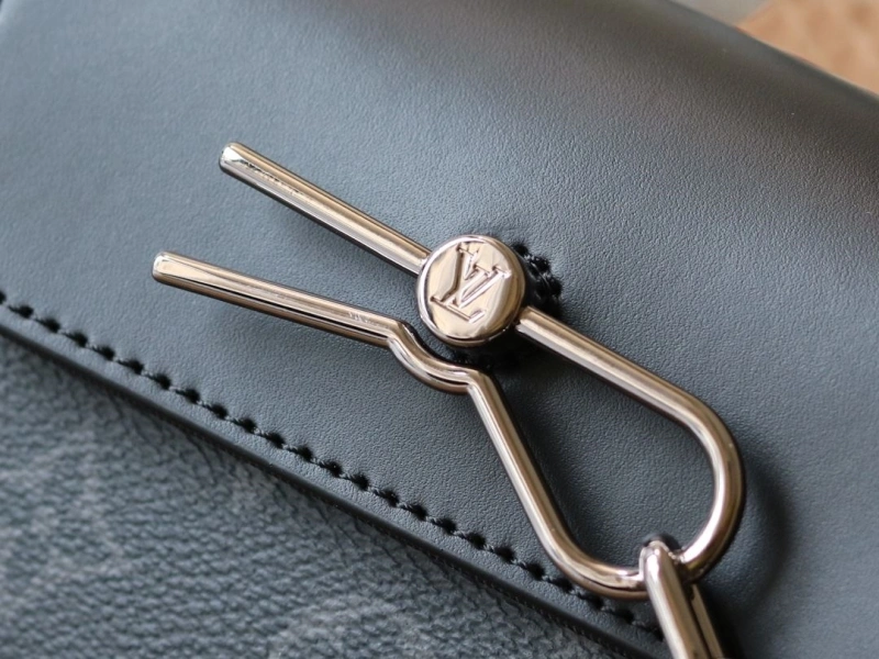 LV Backpacks 4233H-2478