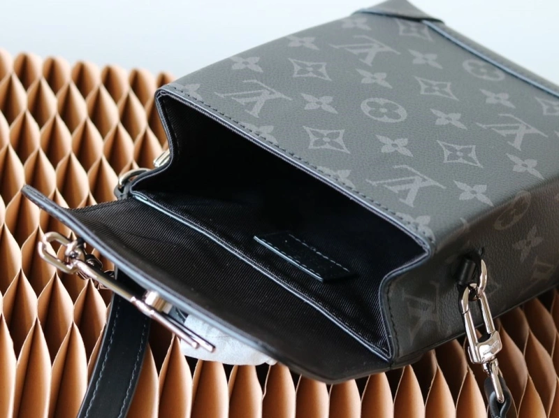 LV Backpacks 4233H-2478