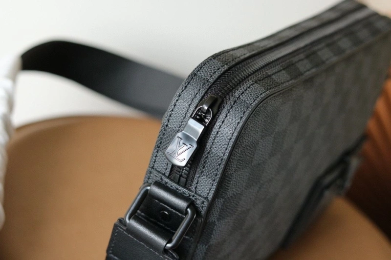 LV Satchel bags 4233H-2502