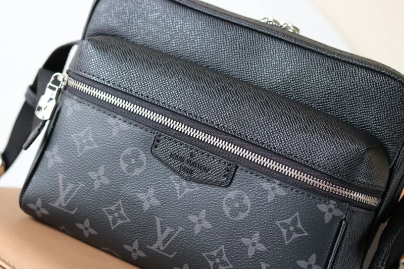 LV Satchel bags 4233H-2511