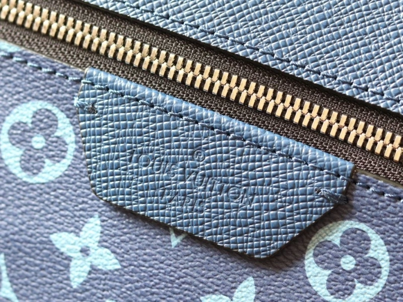 LV Backpacks 4233H-2524