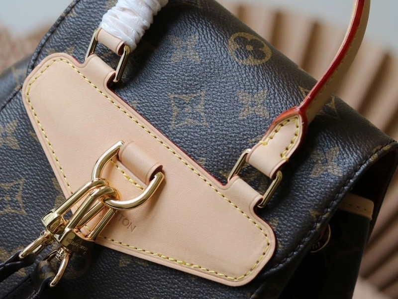 LV Backpacks 4233H-2530