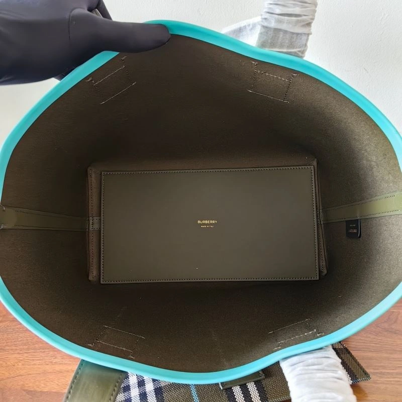 Burberry Shopping Bags 4237C-0051