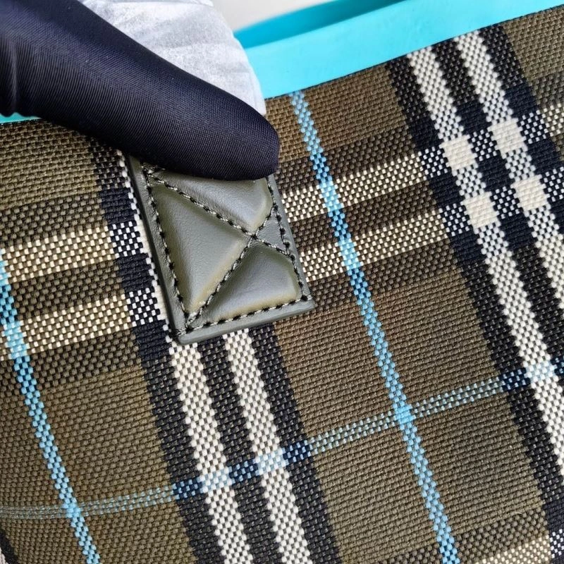 Burberry Shopping Bags 4237C-0051