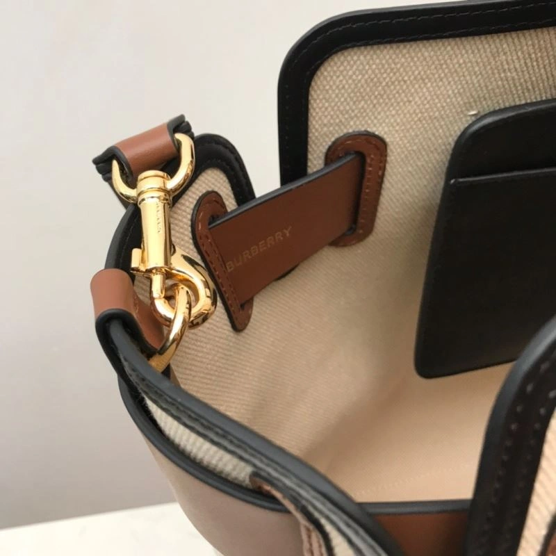 Burberry Shopping Bags 4237C-0052