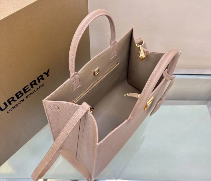 Burberry Shopping Bags 4237C-0073
