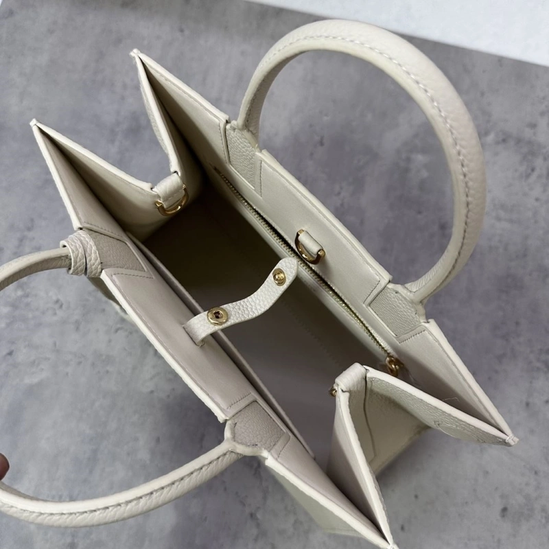 Burberry Top Handle Bags 4237F-0076