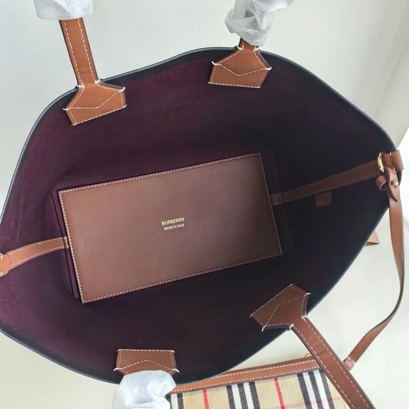 Burberry Shopping Bags 4237F-0091