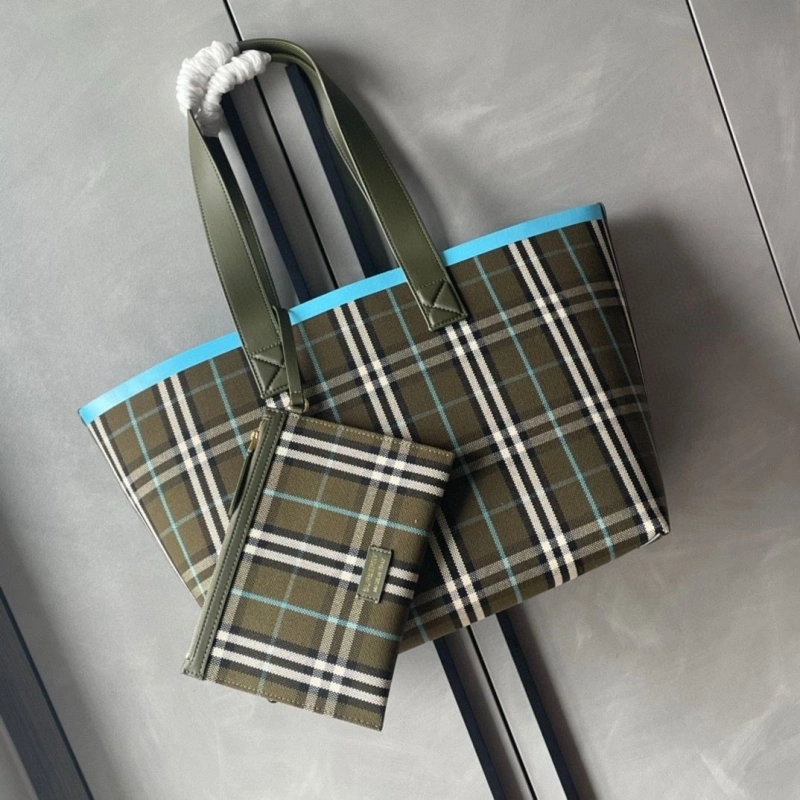 Burberry Shopping Bags 4237F-0092