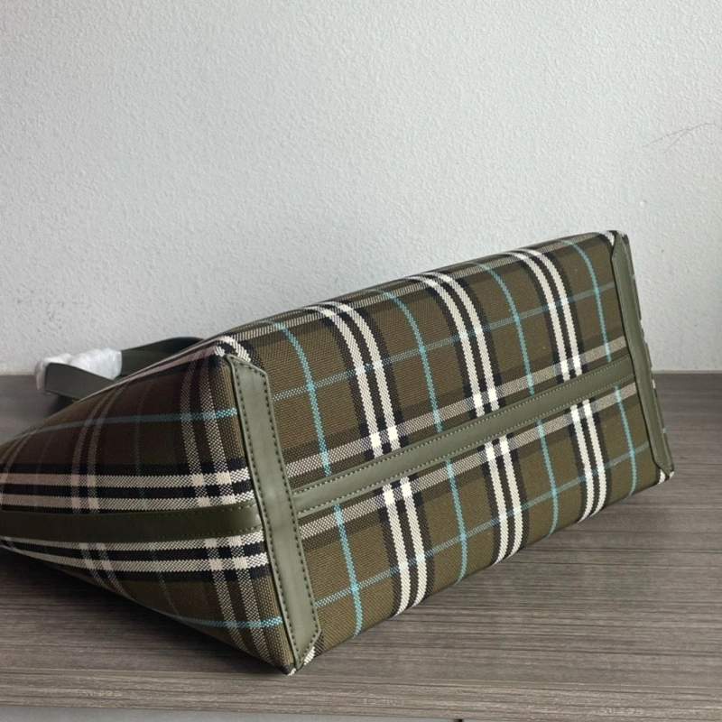 Burberry Shopping Bags 4237F-0092