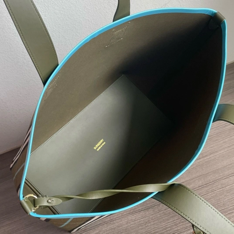 Burberry Shopping Bags 4237F-0092