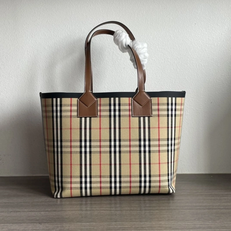 Burberry Shopping Bags 4237F-0093