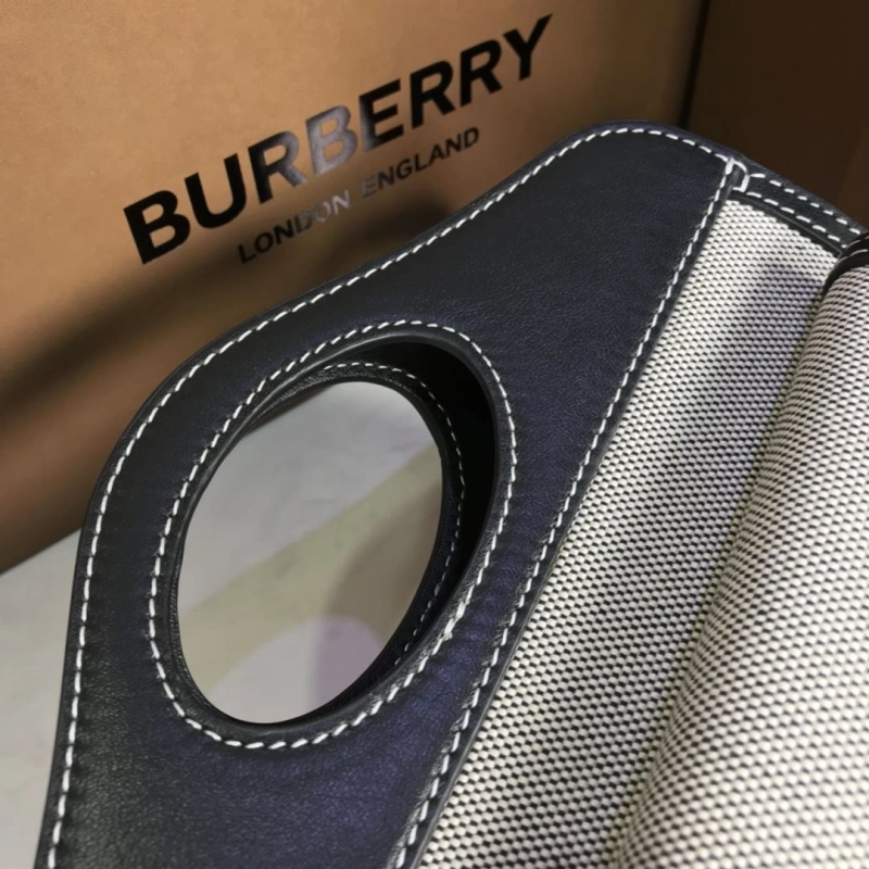 Burberry Top Handle Bags 4237F-0101