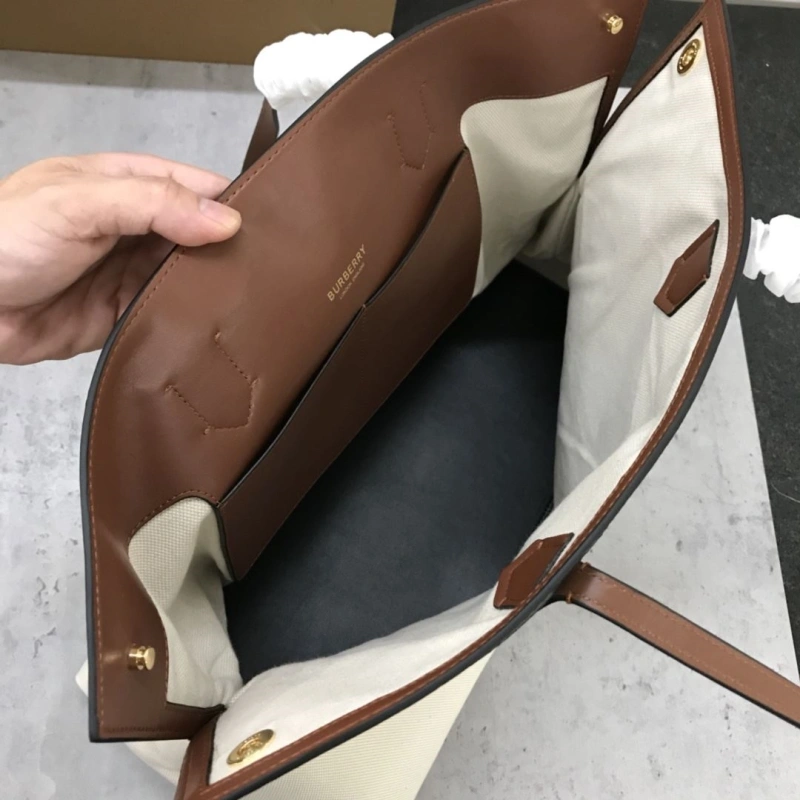 Burberry Shopping Bags 4237F-0115