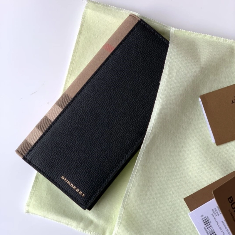 Bv*b*rry wallets 4237f-0157