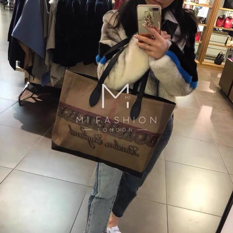 Burberry Shopping Bags 4237F-0186