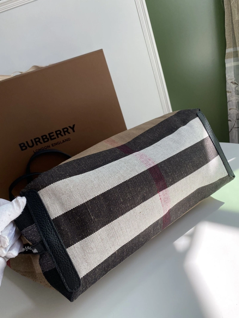 Burberry Shopping Bags 4237F-0186