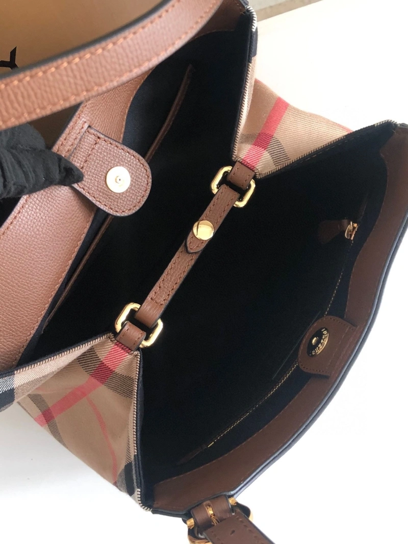 Burberry Shopping Bags 4237F-0200