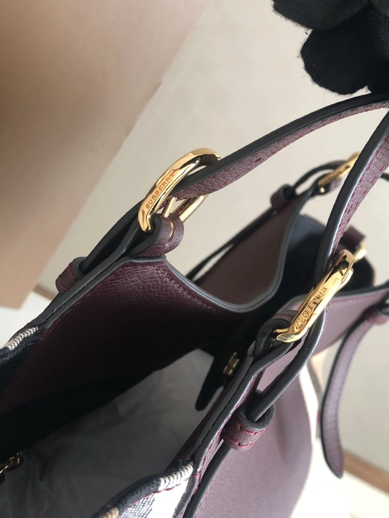 Burberry Shopping Bags 4237F-0201