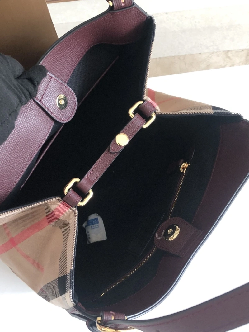 Burberry Shopping Bags 4237F-0201