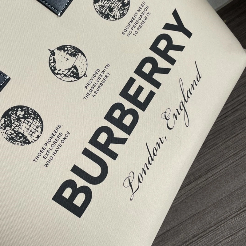 Burberry Shopping Bags 4237F-0210