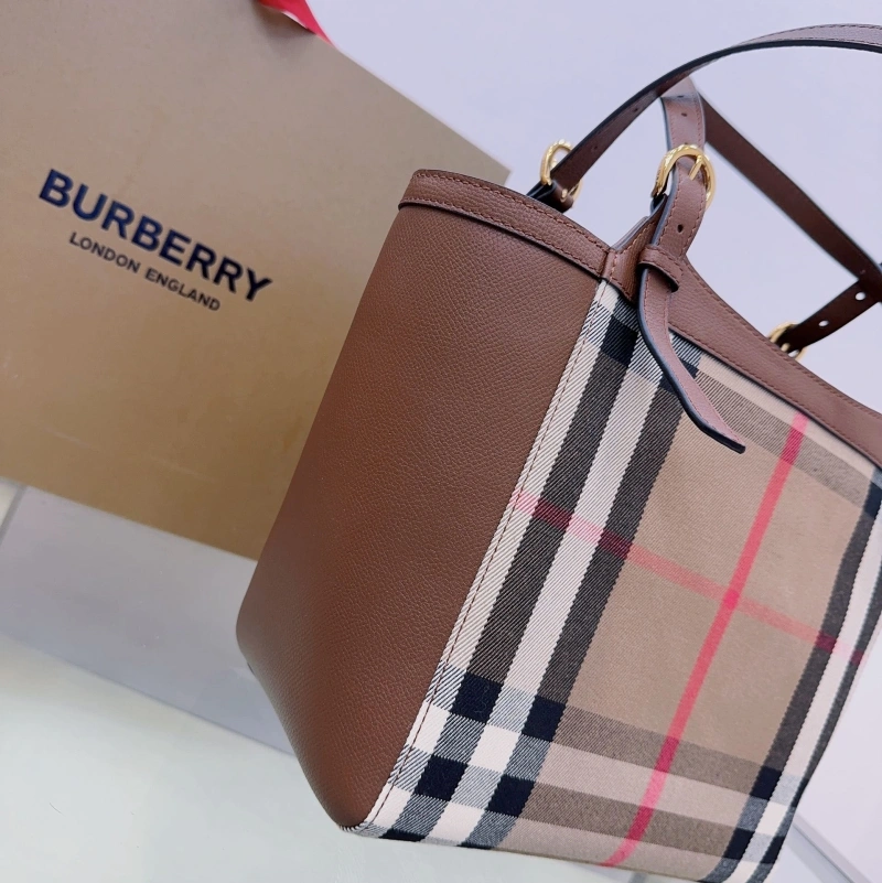 Burberry Shopping Bags 4237F-0220