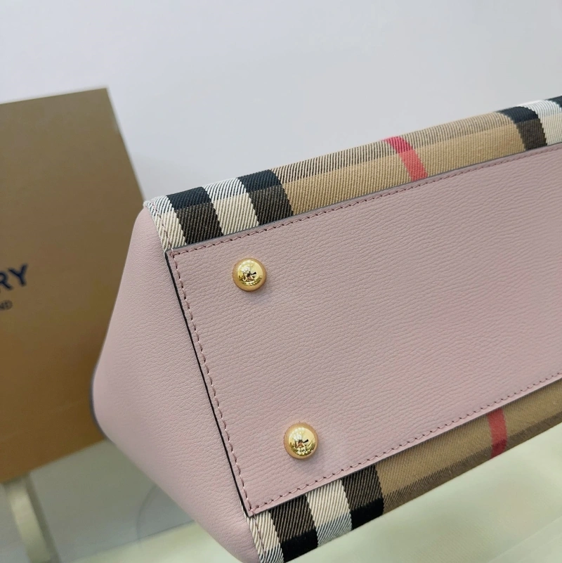 Burberry Shopping Bags 4237F-0221