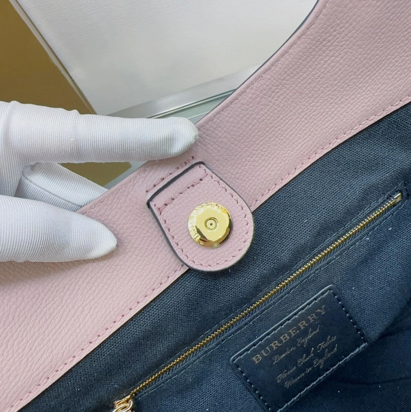 Burberry Shopping Bags 4237F-0221