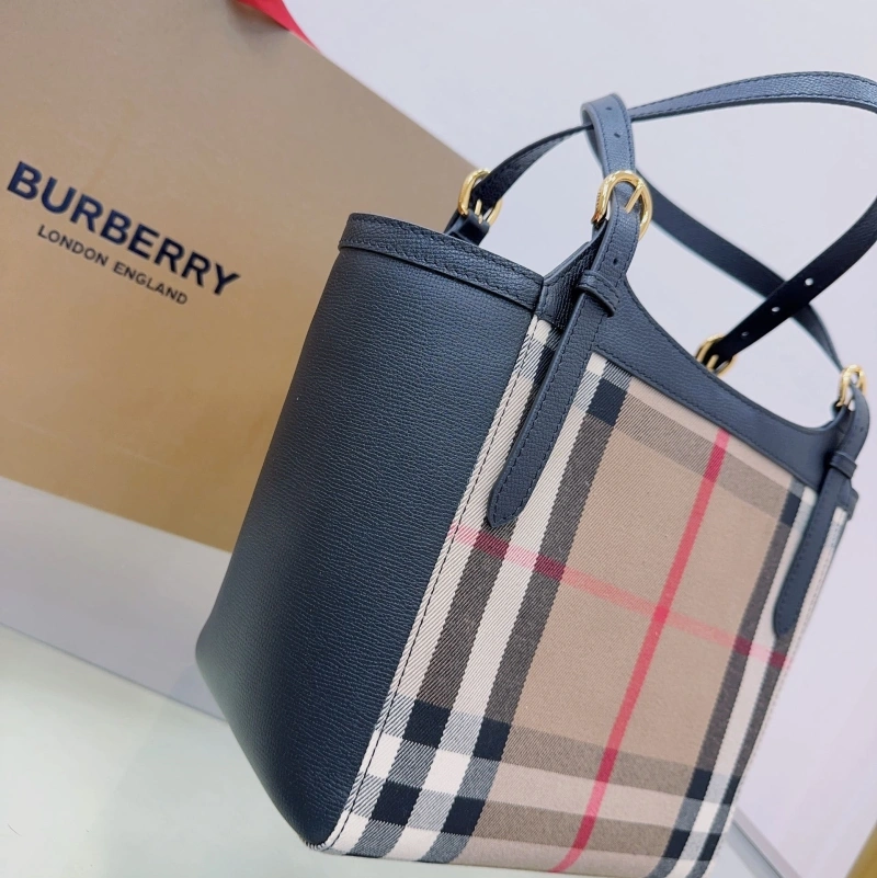 Burberry Shopping Bags 4237F-0222