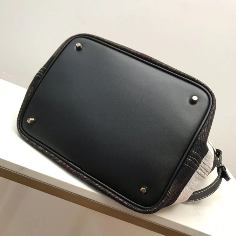 Burberry Shopping Bags 4237F-0258