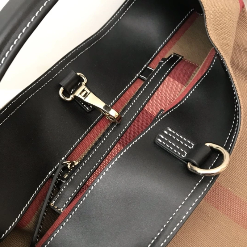 Burberry Shopping Bags 4237F-0258