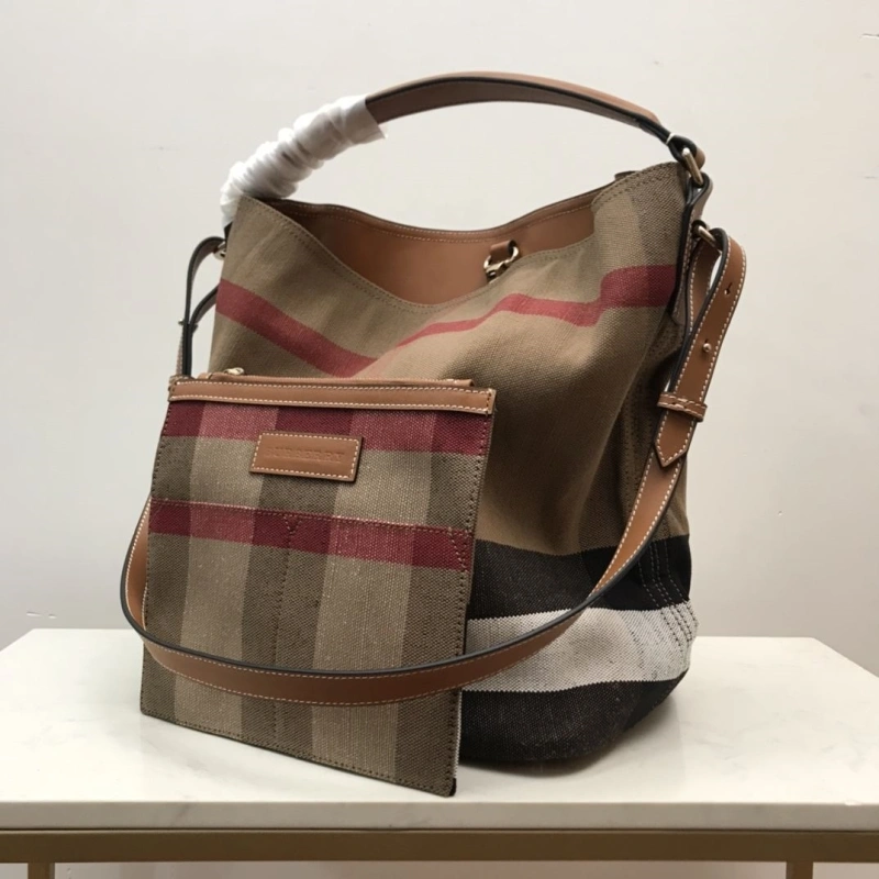 Burberry Shopping Bags 4237F-0259