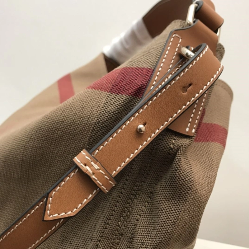 Burberry Shopping Bags 4237F-0259